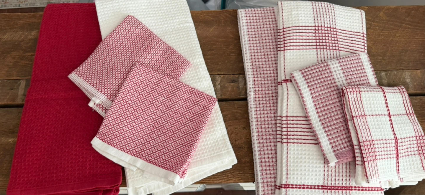NEW Kitchen Towels Set - Red and White Plaid & Solid