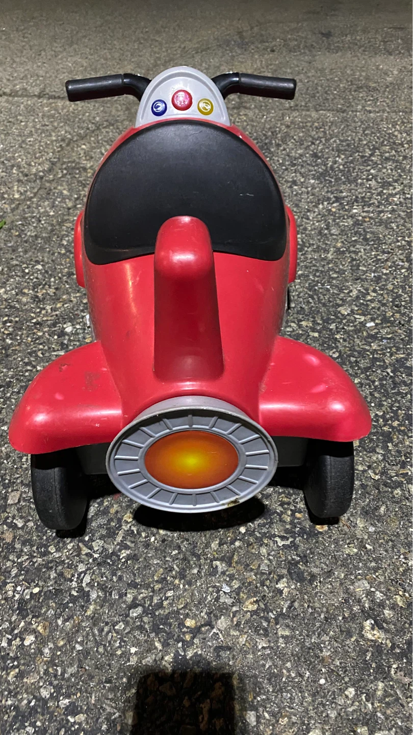 Radio Flyer Red Airplane Ride-On Toy - photo 2