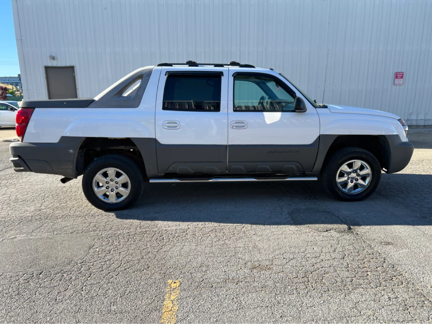 2002 Chevy avalanche north face edition - photo 2
