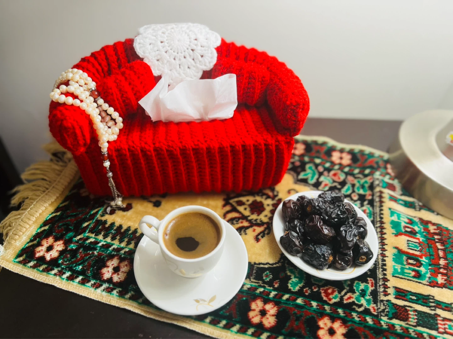 Red Crocheted Sofa Tissue Box Cover - photo 2