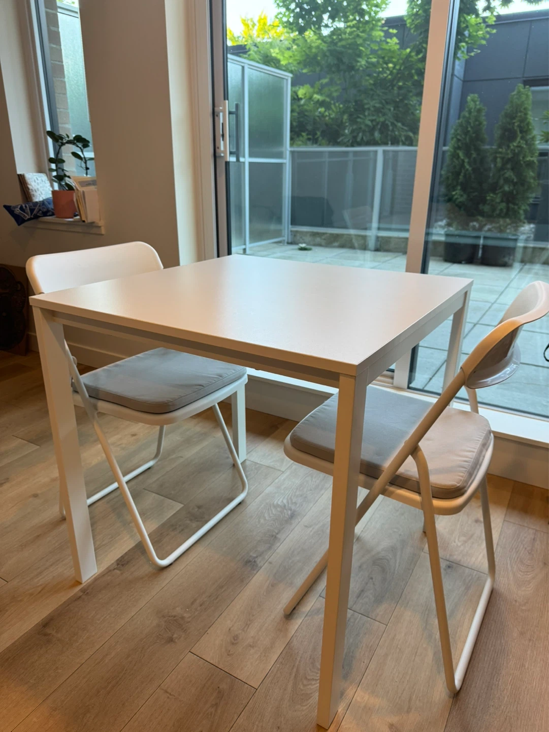IKEA VIHALS Table – White (74 x 74 cm)