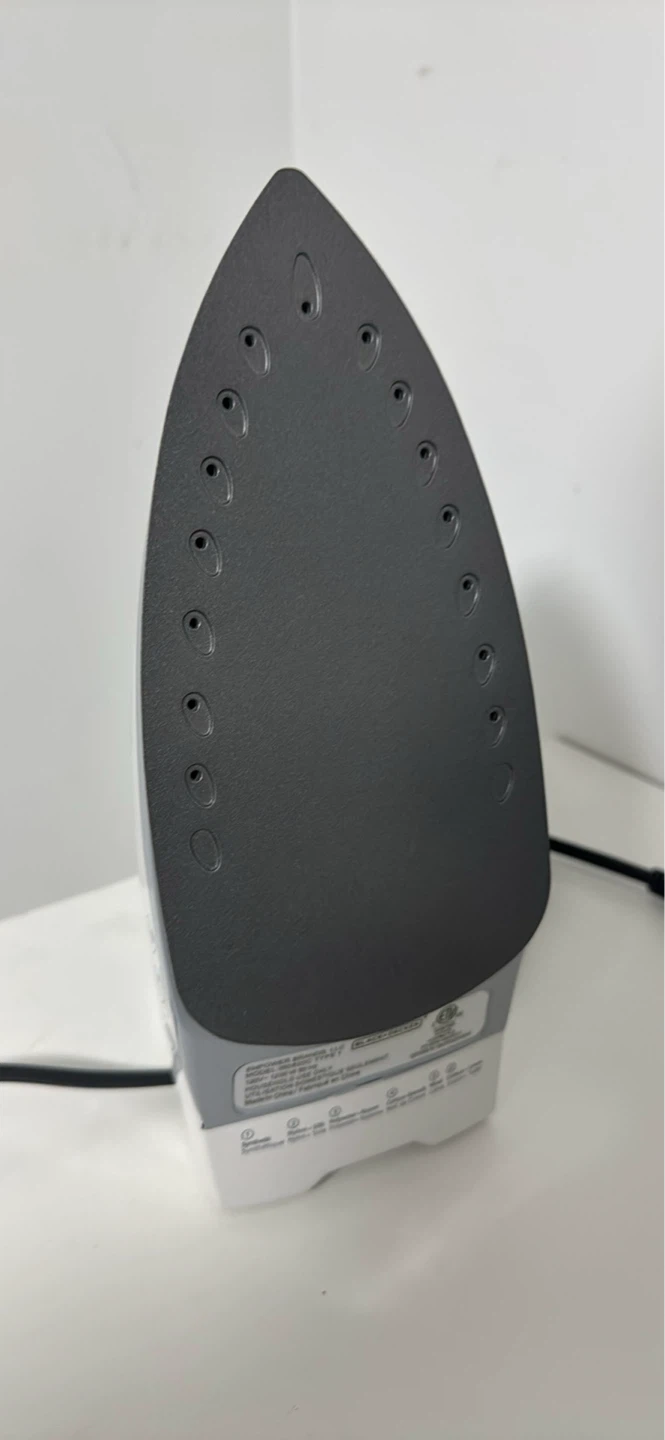 BLACK+DECKER Steam Iron - photo 2