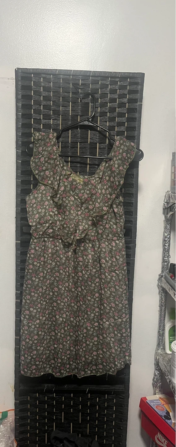 Women's Floral Ruffle Dress size L - photo 2