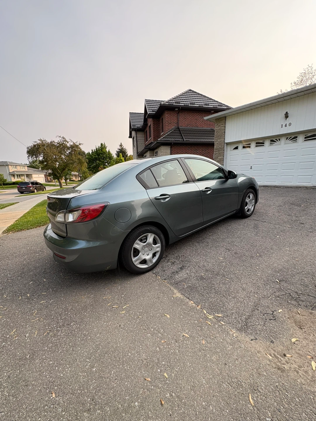 Mazda 3 Sedan - photo 2