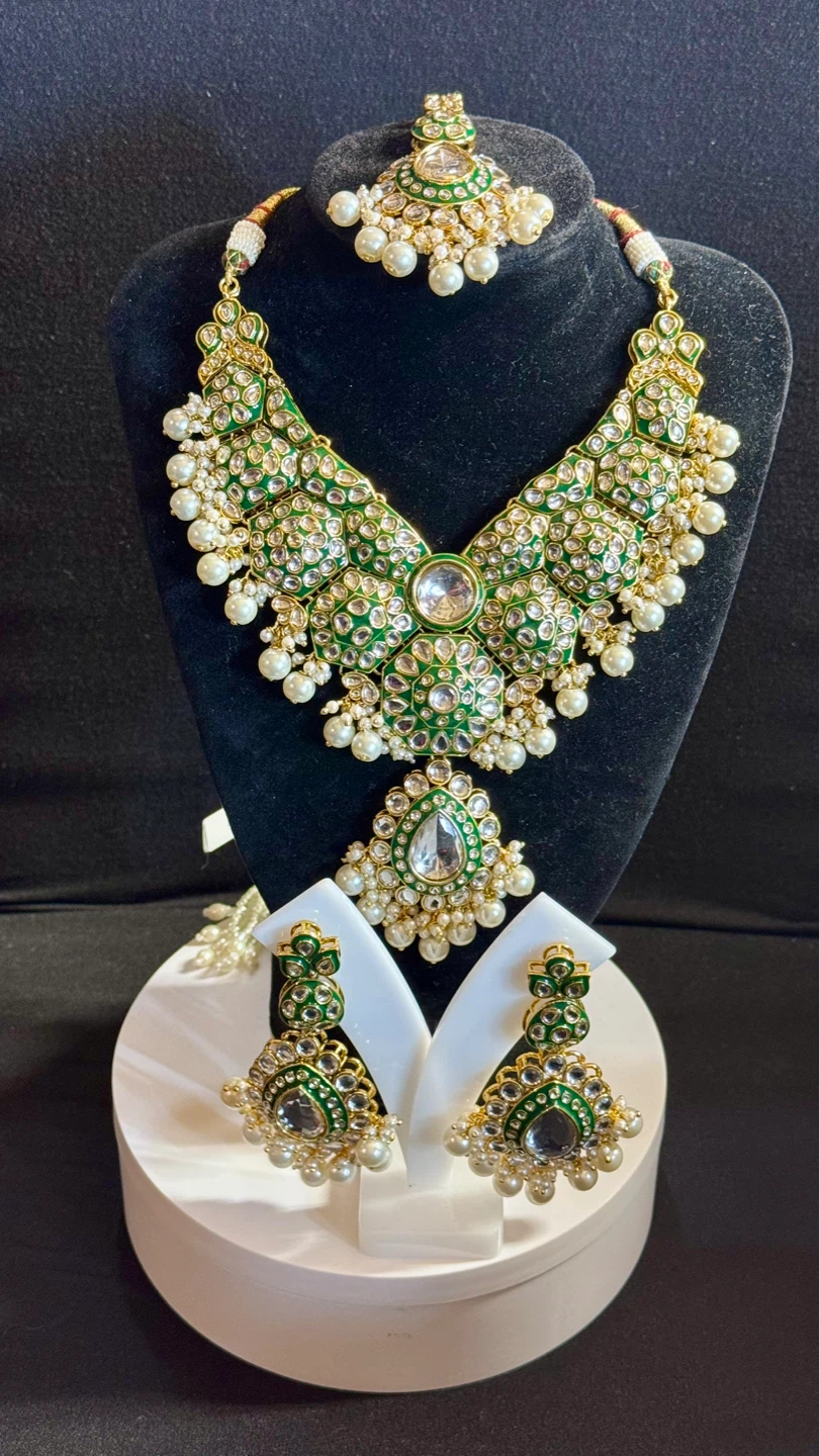 Green heavy kundan set