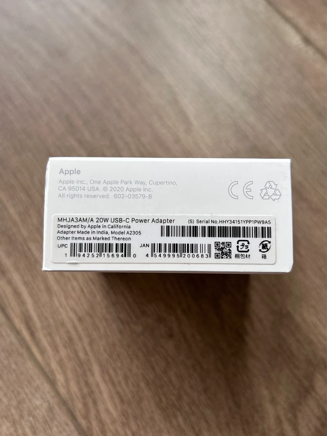 Apple 20W USB-C Power Adapter - photo 2