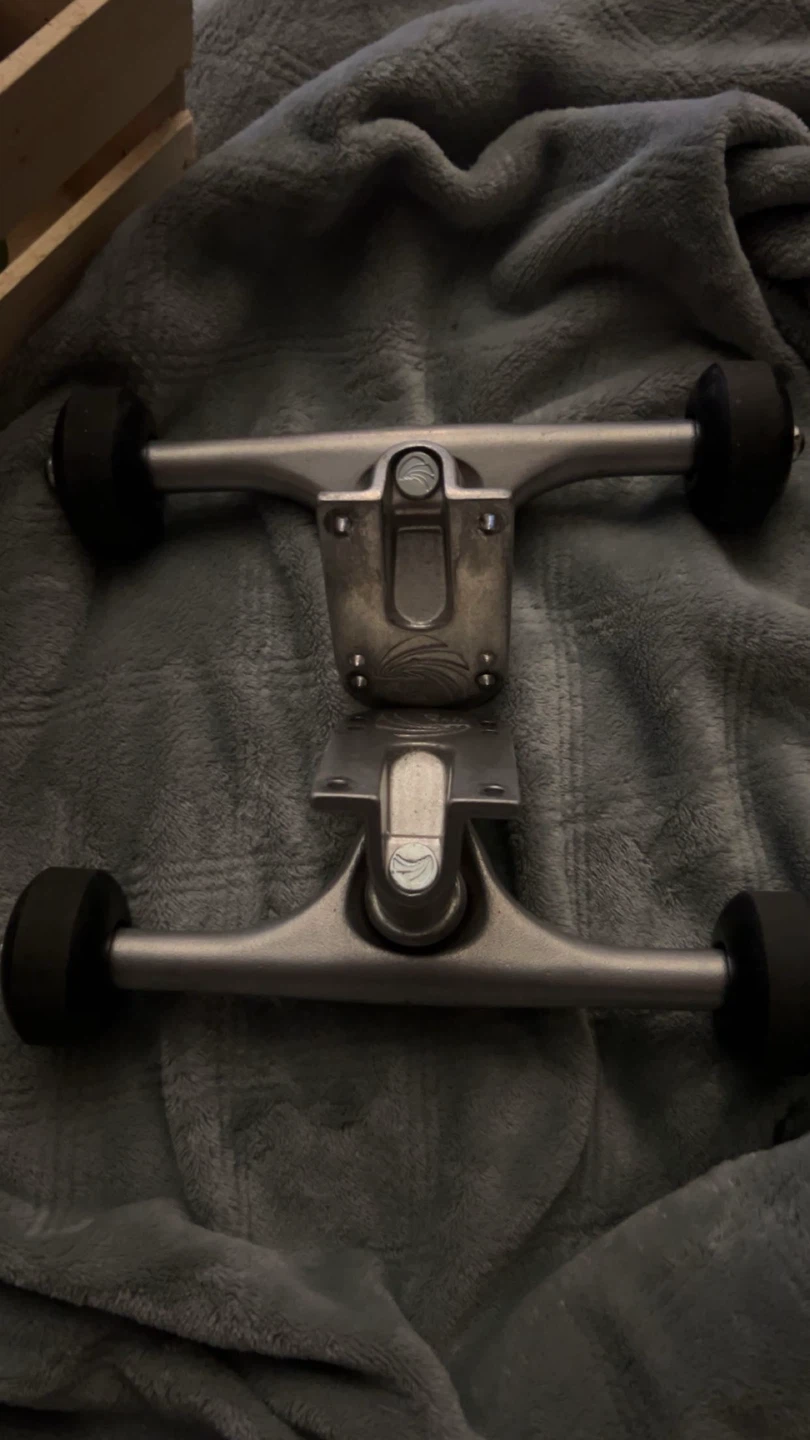 Skateboard wheels + Trucks