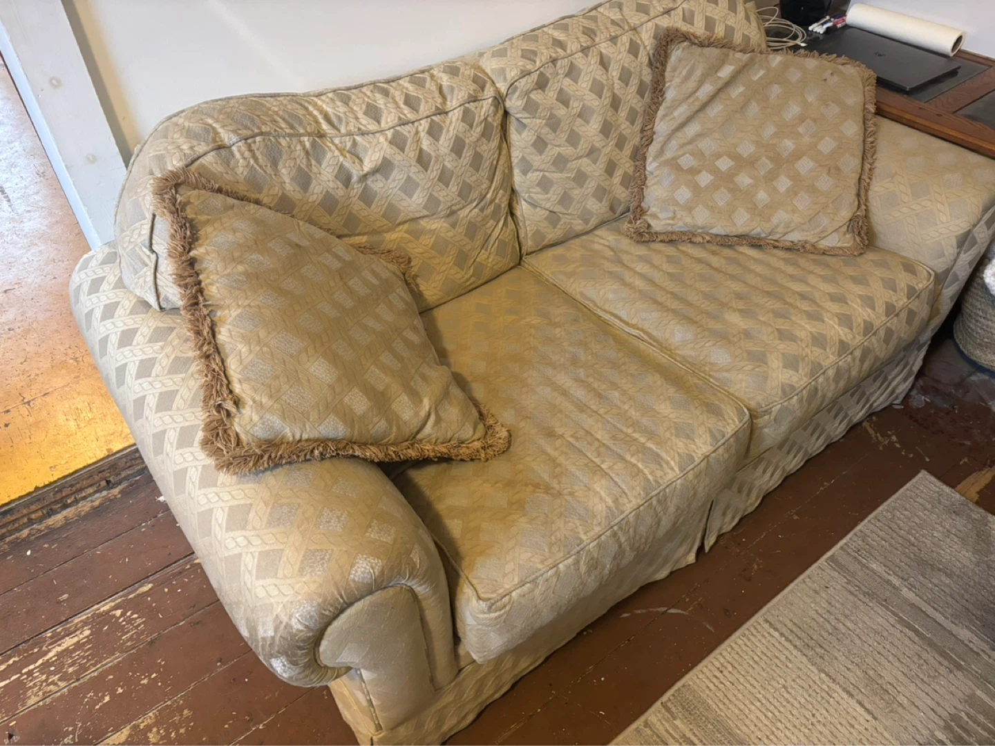 Classic Sofa set with Patterned Fabric - photo 2