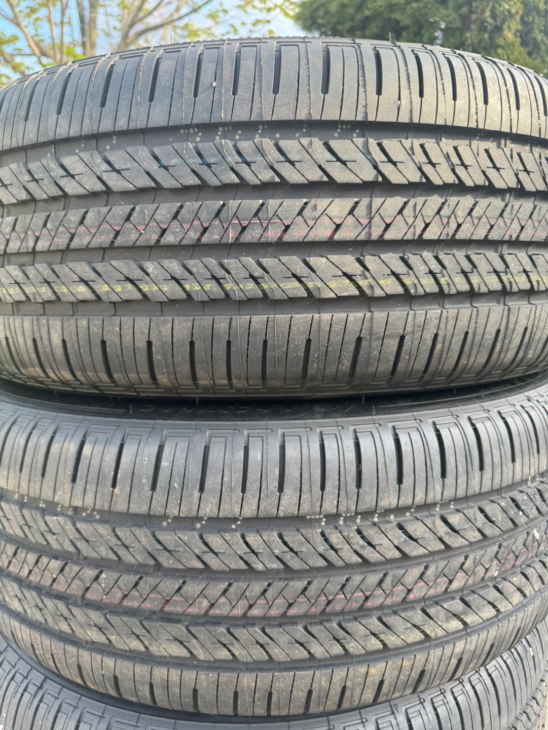 Bridgestone alenza 235/50R20