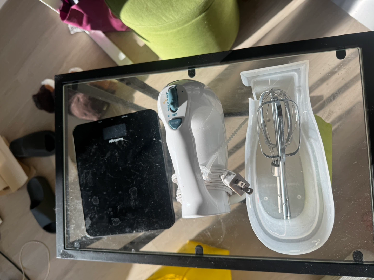 Electronic Mixer and scale for baking