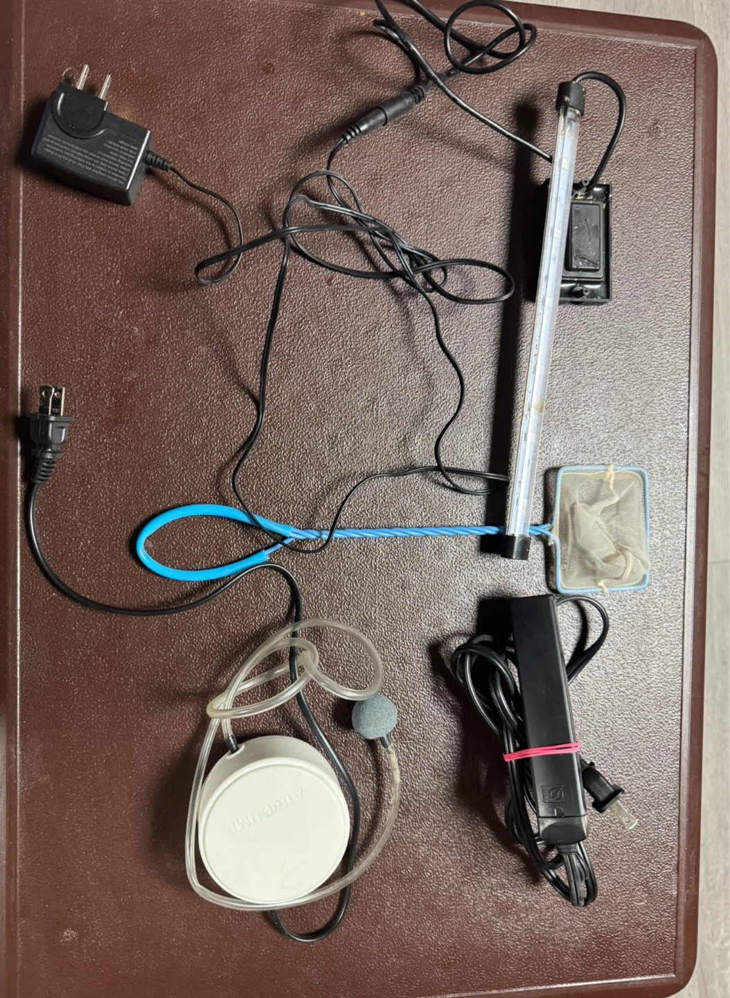 RIMLESS TANK+LIGHT+HWATER+PUMP+NET+LOT OF DECO STUFF - photo 5