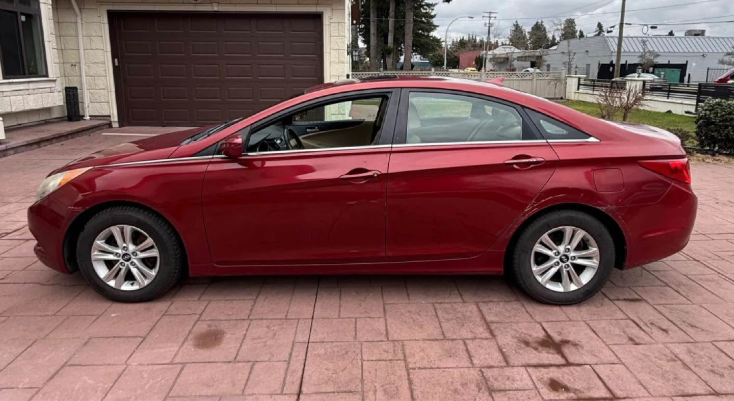 Hyundai Sonata Sedan 2011
