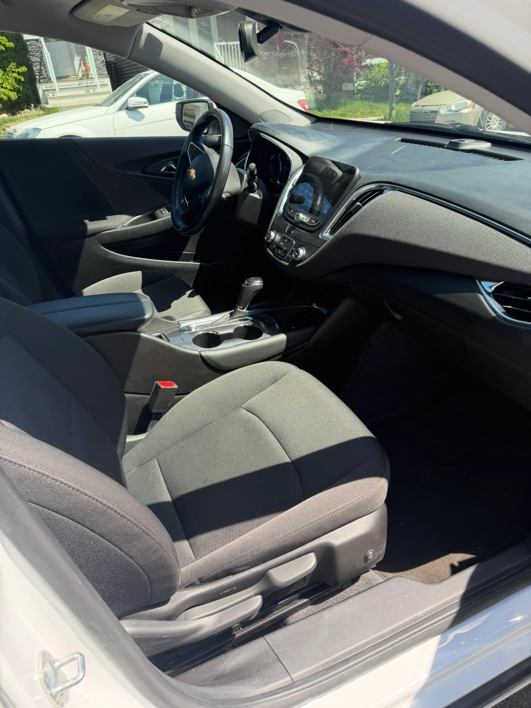 White Chevrolet Malibu Sedan - photo 4
