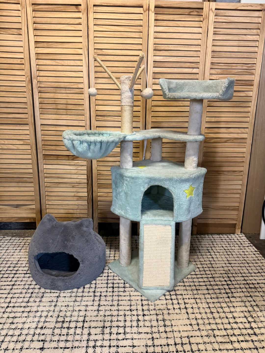 Scratching Post