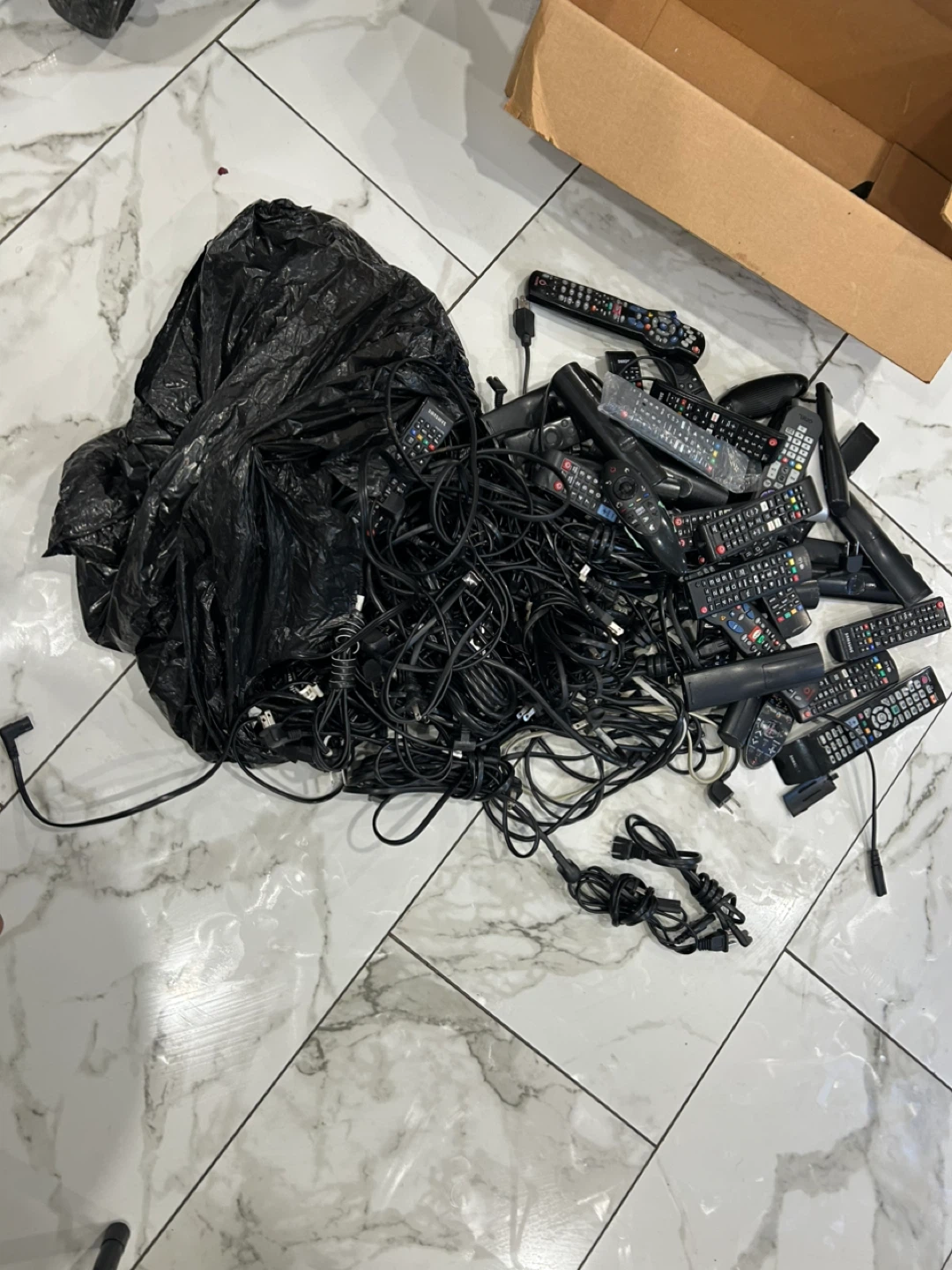 Tv power cables & remotes