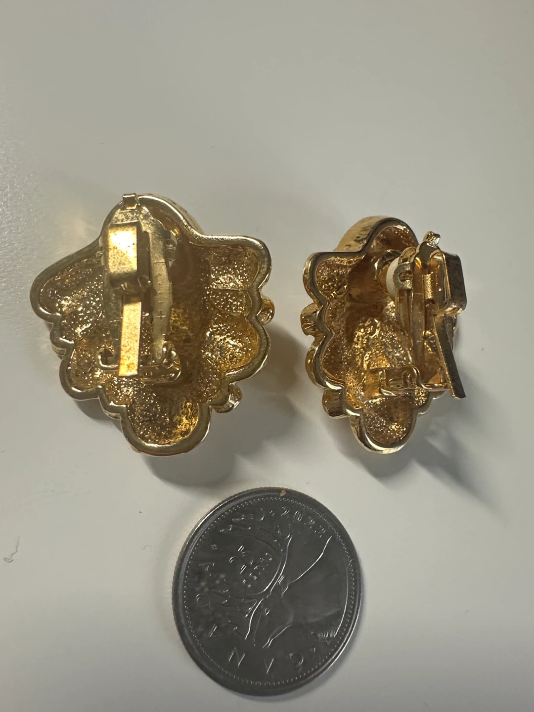 Signed Butler in Excellent Clip-On Earrings with Rhinestones - photo 2