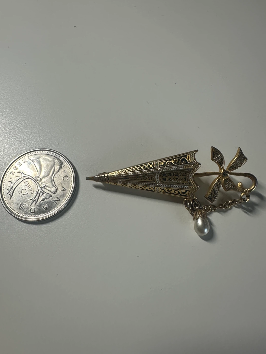 Spanish Umbrella Brooch with Pearl - photo 2