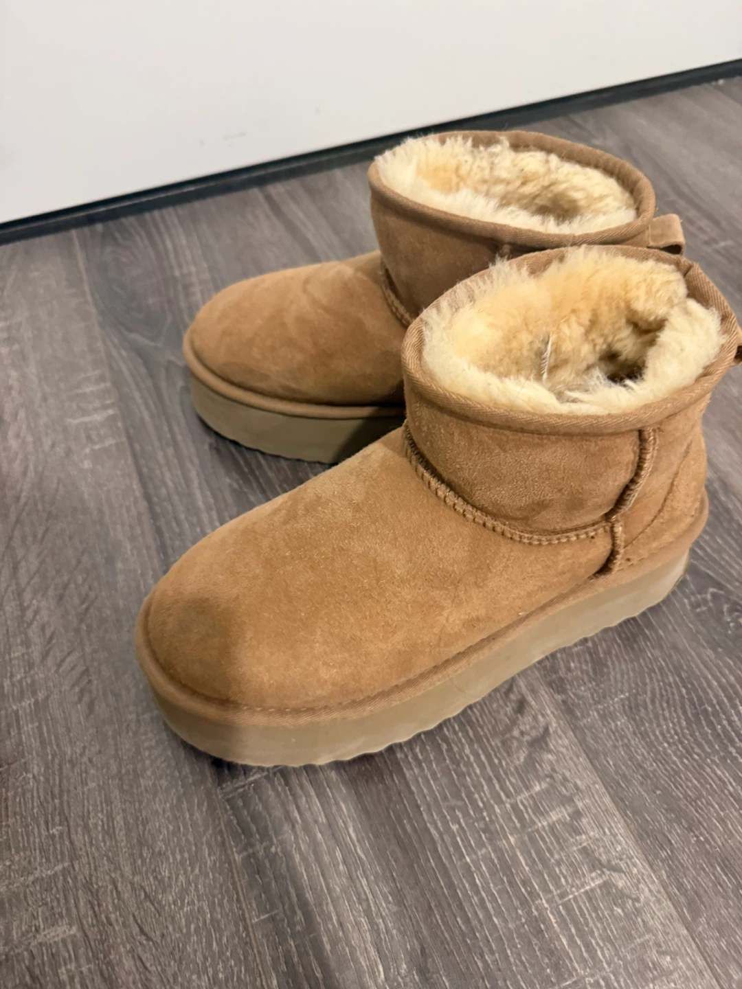 UGG women platform boots