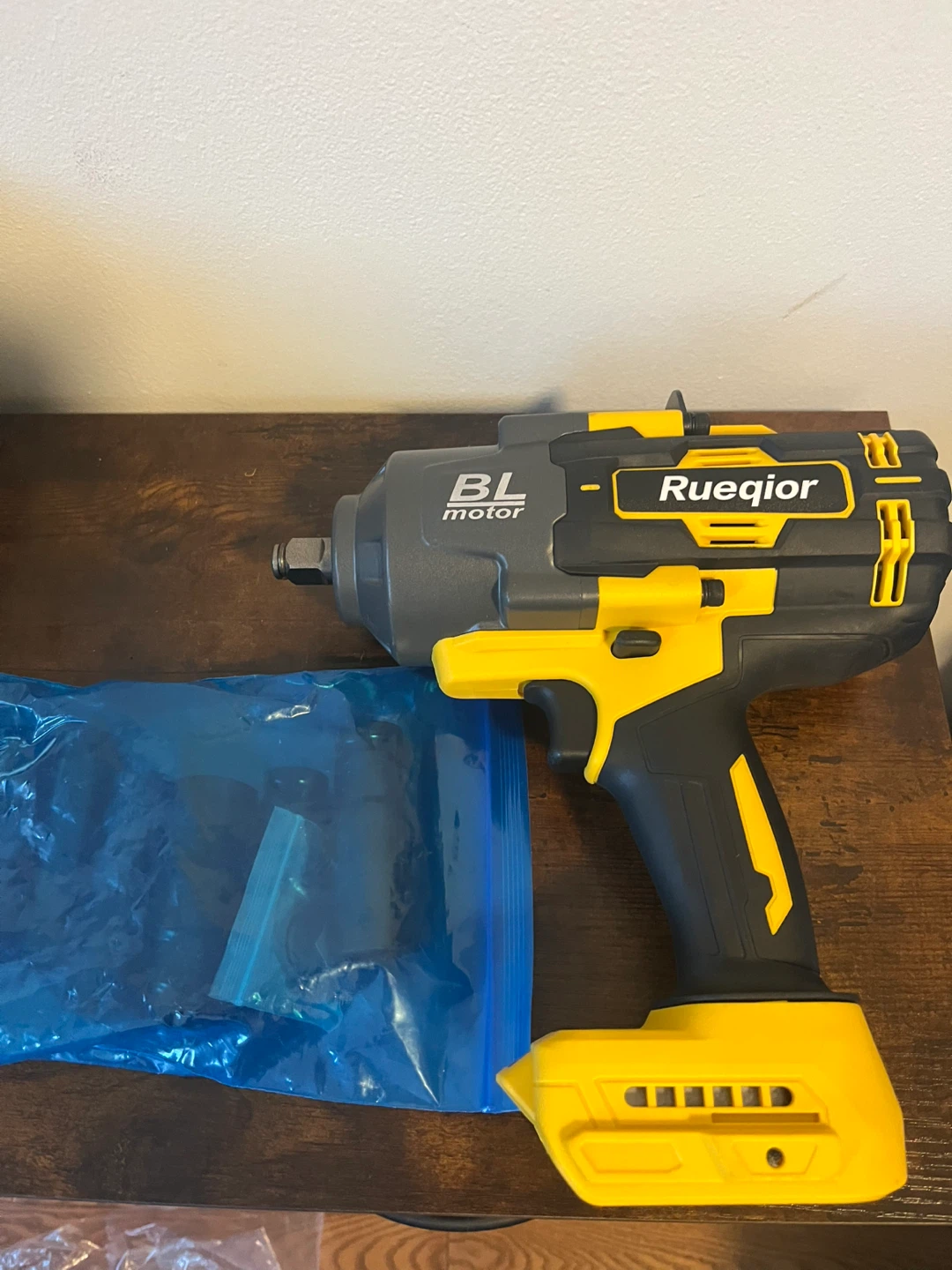 Rueqior Professional Cordless Impact Wrench with Sockets