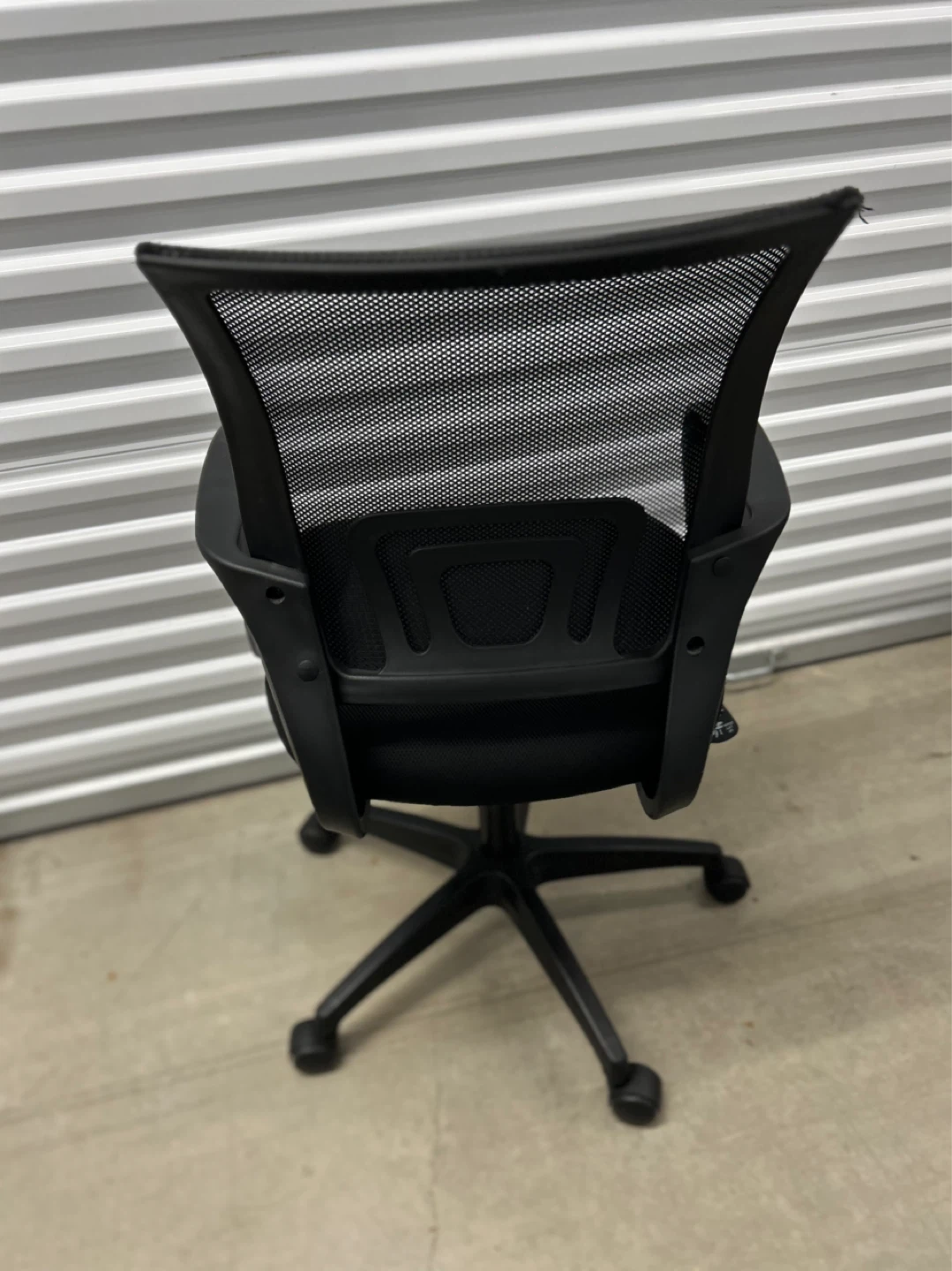 Black Mesh Office Chair - photo 4