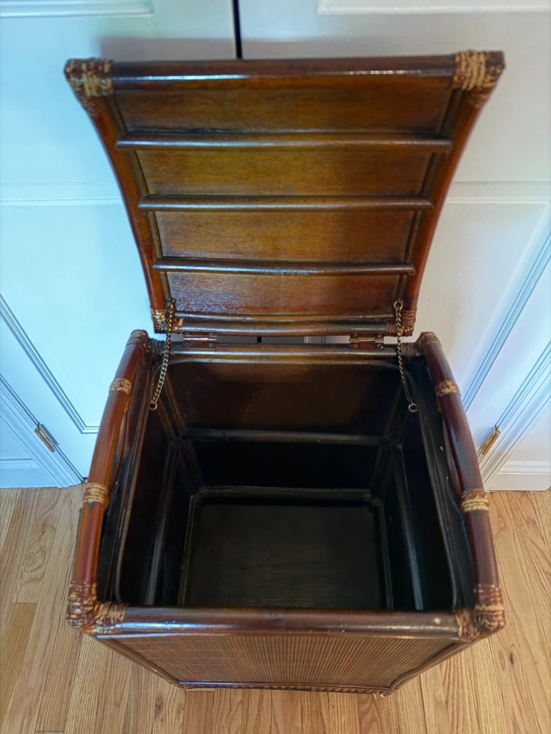 Vintage Wicker Storage Trunk Hamper - photo 3