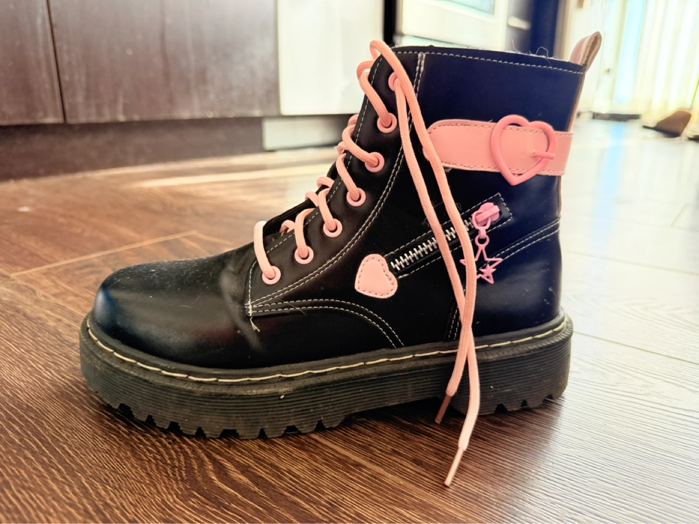 Cute goth/punk pink heart shoes