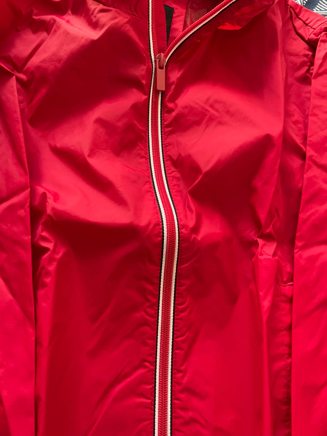 Canadiana Red Hooded rain Jacket M (7-8) - photo 2