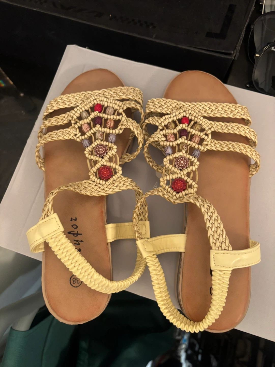 Like New Women’s Flyfor Sandals 7-7.5 US / 38 - photo 3