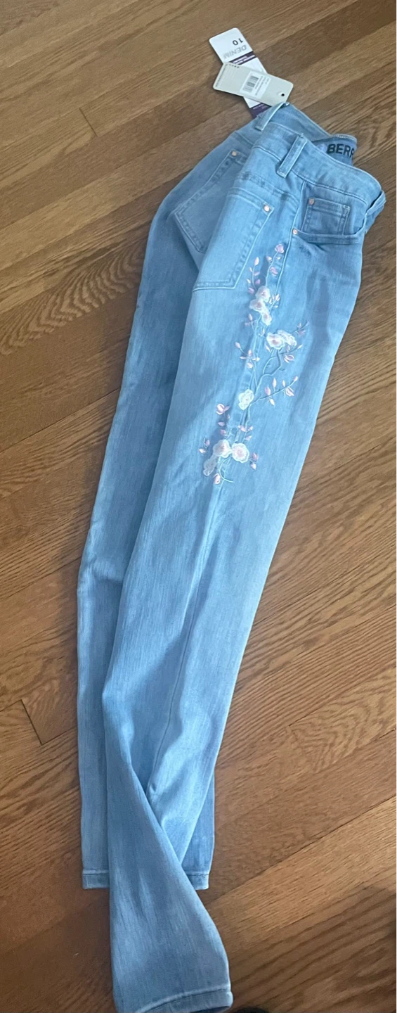 Bluberry Denim Jeans Size 10 Light Wash Floral Embroidered - photo 3