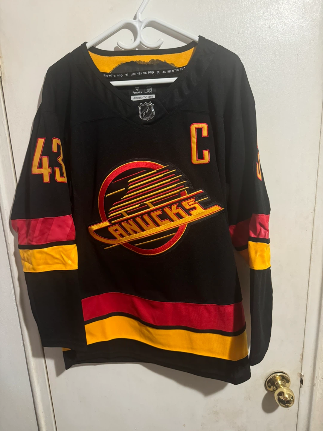Vancouver Canucks Hughes #43 Hockey Jersey