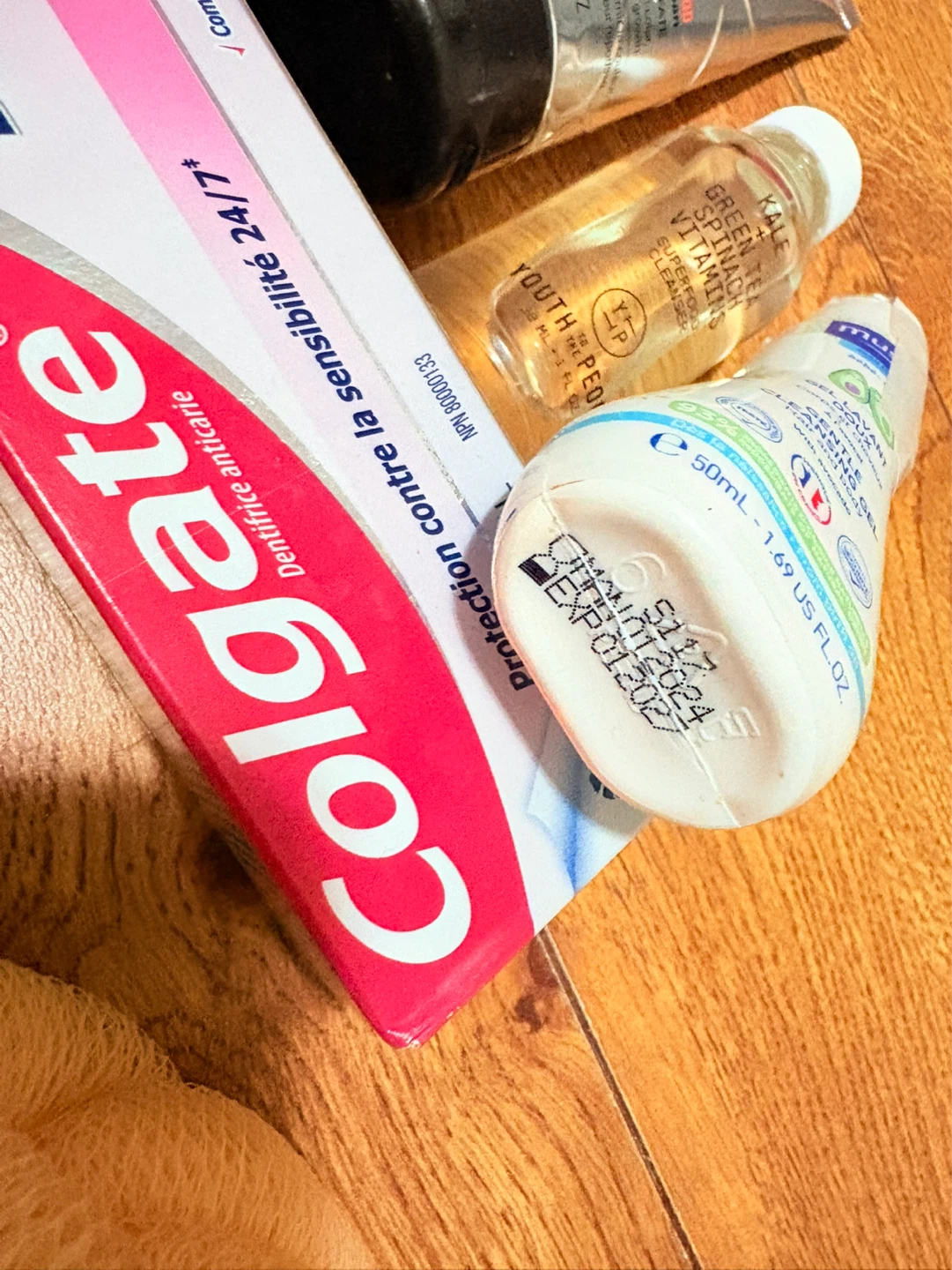 Toothpaste, Himalaya Face Wash, and Skincare Samples - photo 4