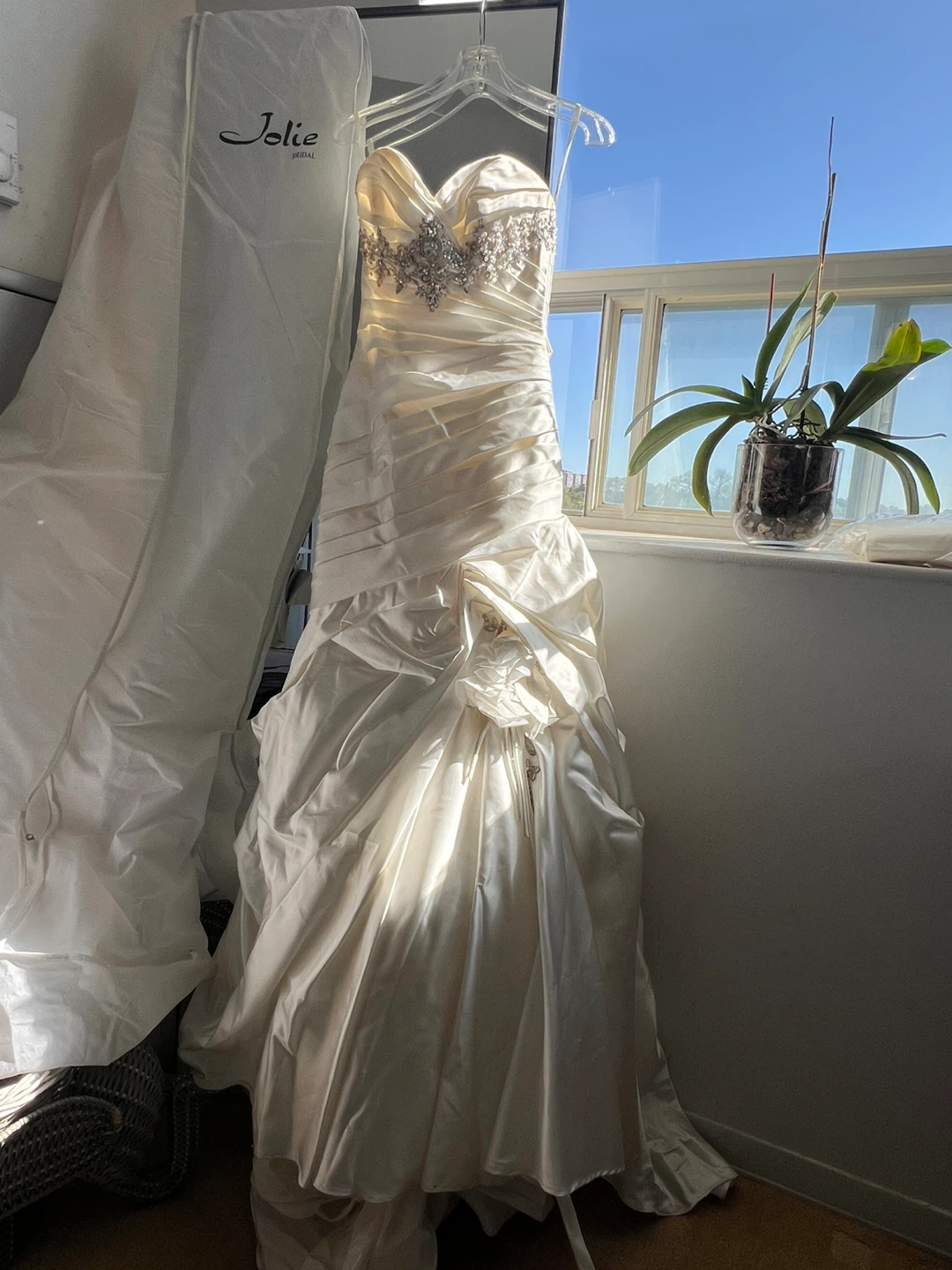 Jolie Bridal Wedding Dress