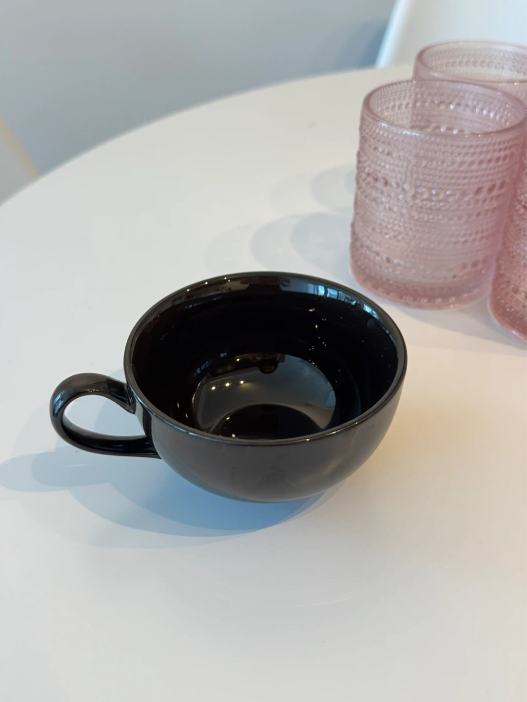 Pink glasses and brown teacup - photo 3