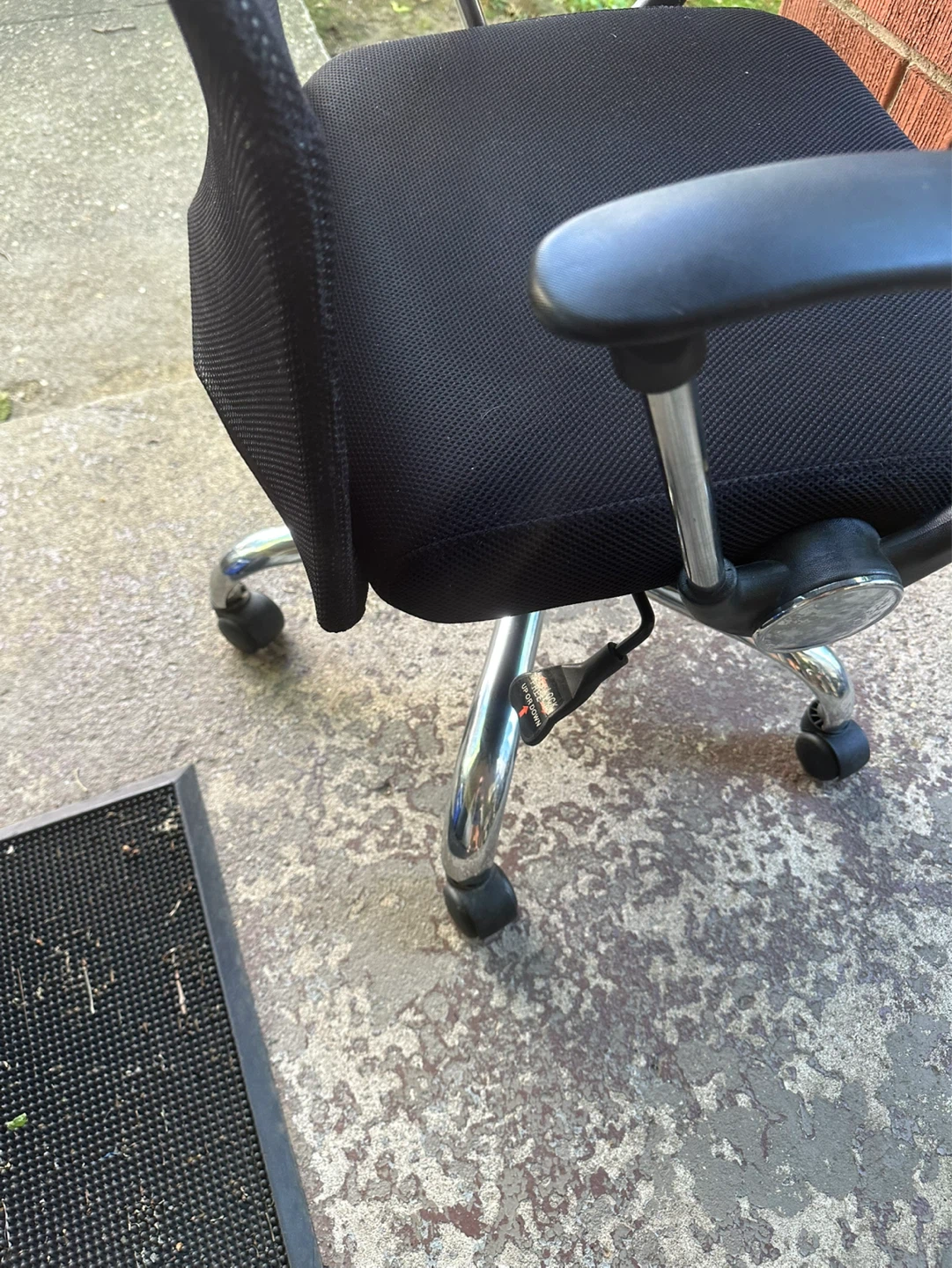Black Mesh Office Chair - photo 5