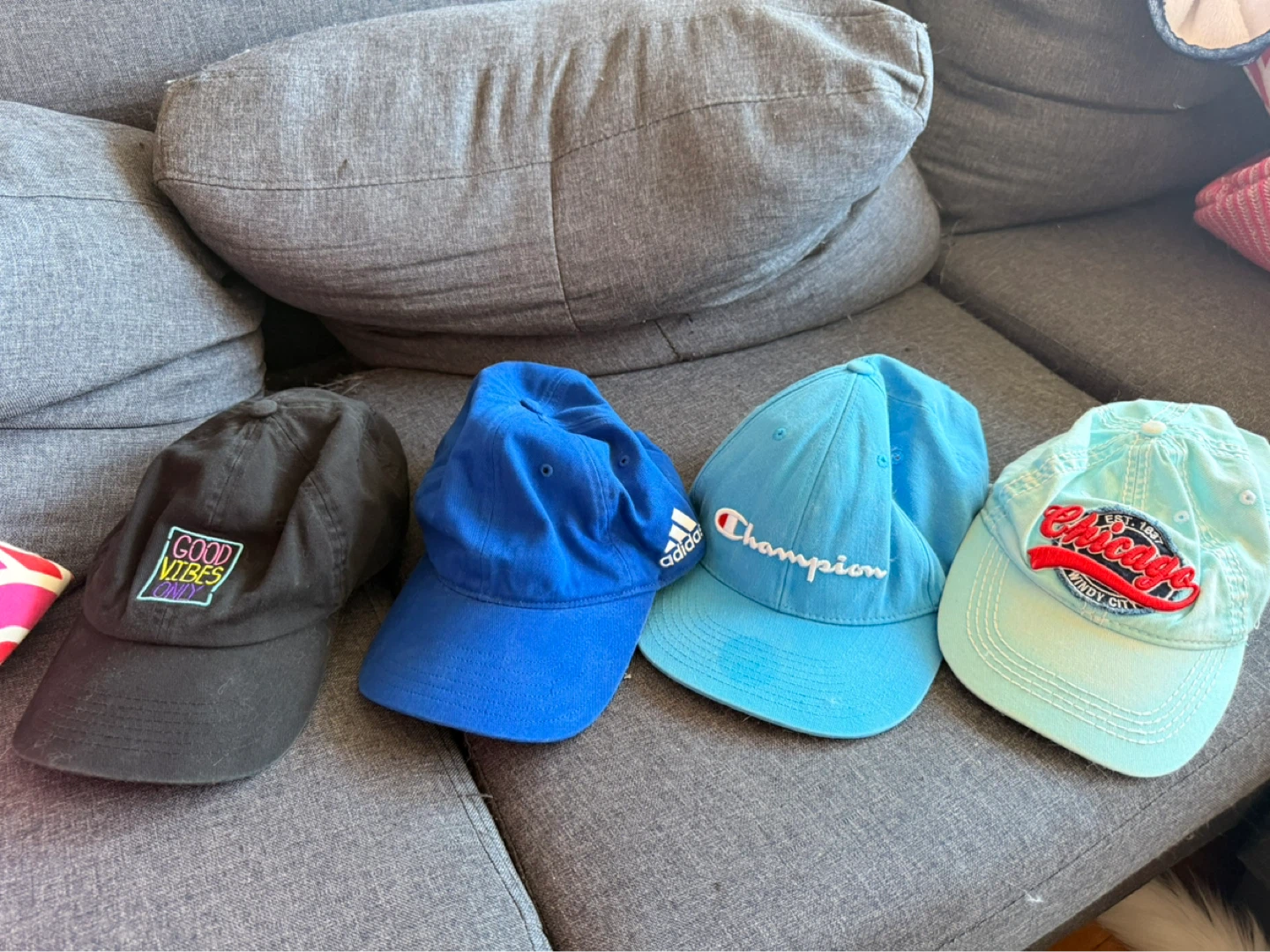 Caps
