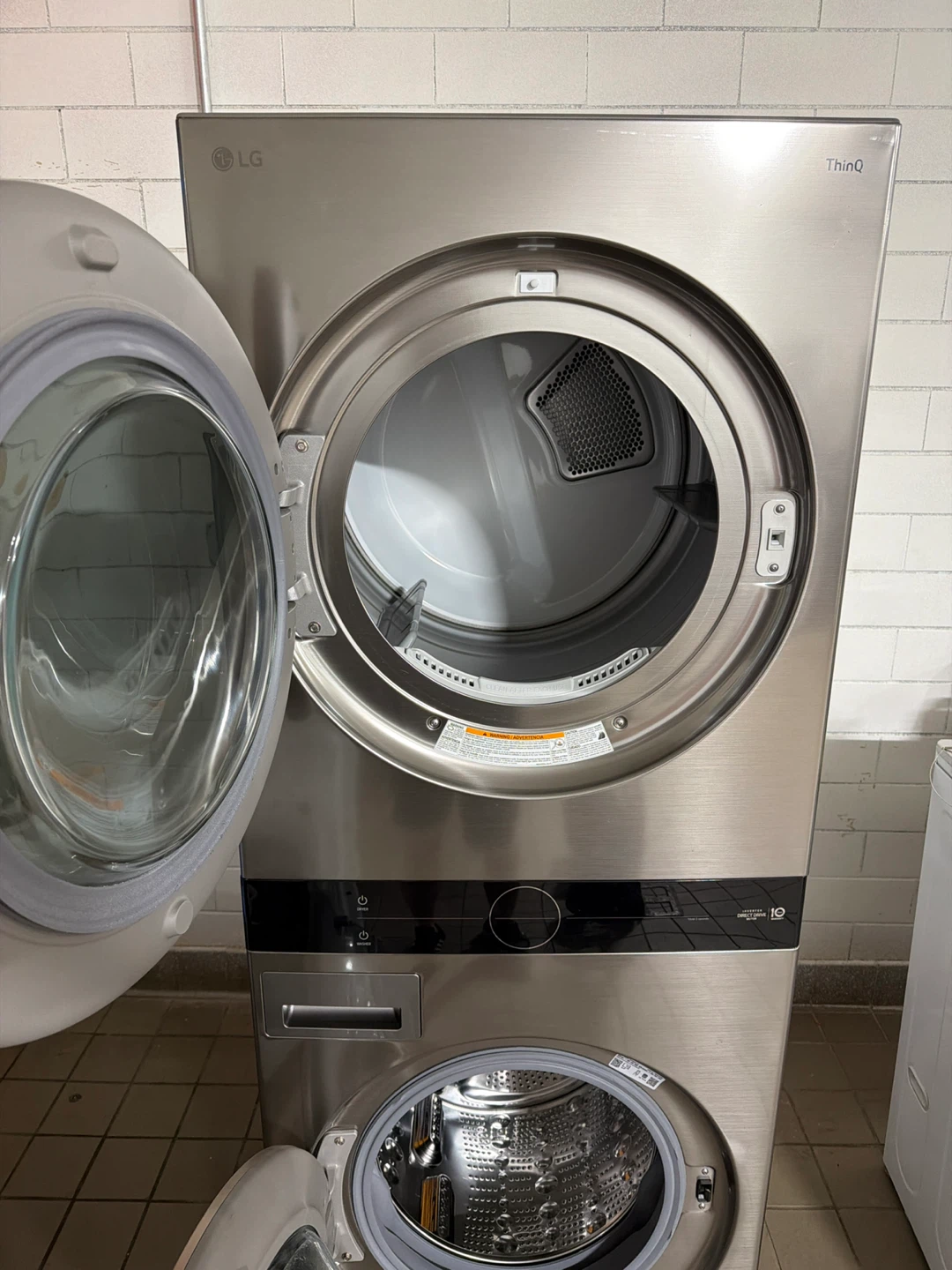 LG ThinQ Washer and Dryer Combo - photo 2