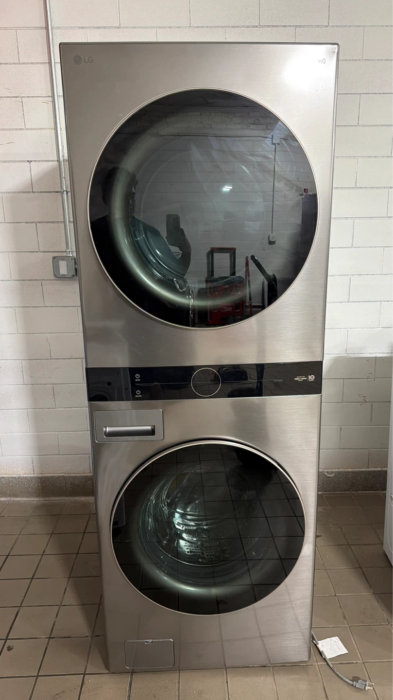 LG ThinQ Washer and Dryer Combo