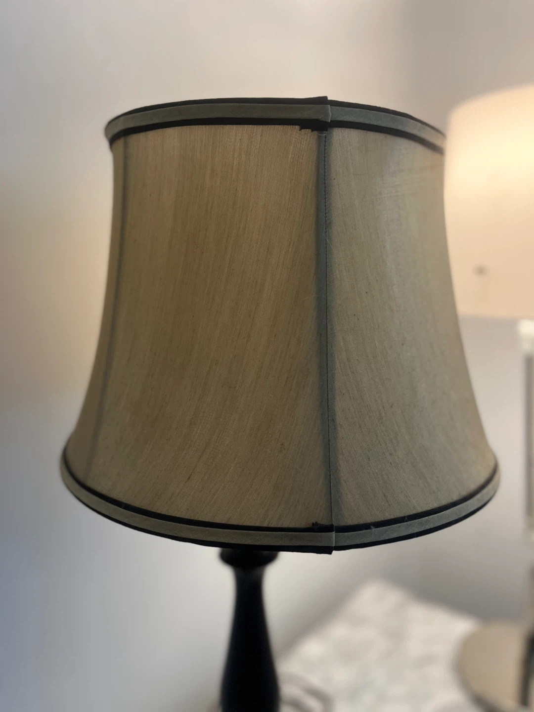 Bronze cast lamp with fluted linen shade - photo 3
