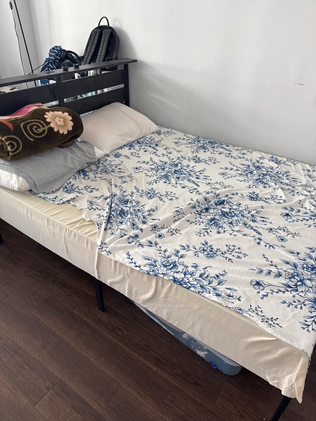 Queen size - Black Metal Bed Frame with Headboard