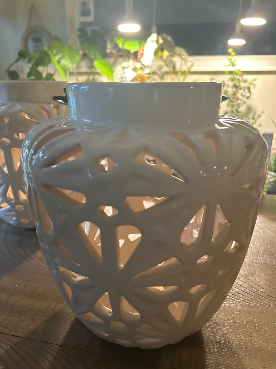 Pair of White Ceramic Lanterns - photo 2