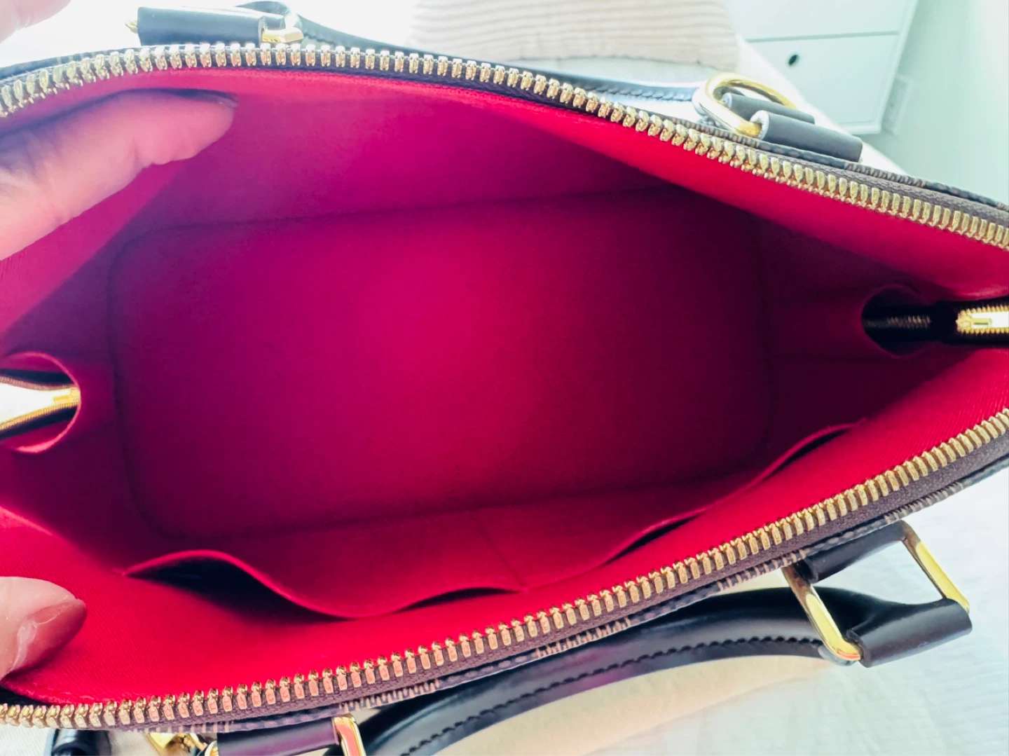 Louis Vuitton Alma Handbag Monogram Canvas - photo 5