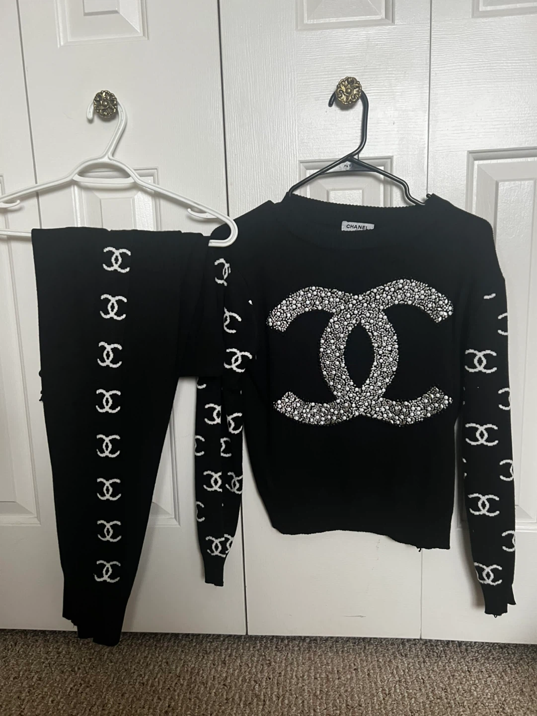 CHANEL Black top  and leggings - photo 2