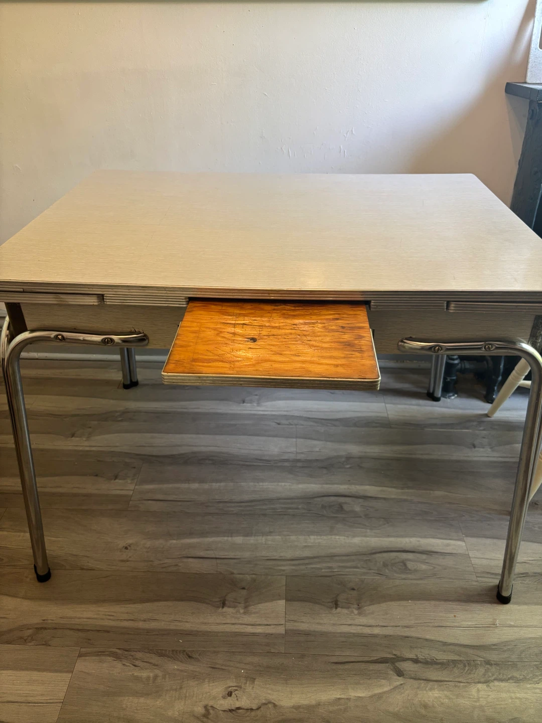 vintage arborite table - photo 3