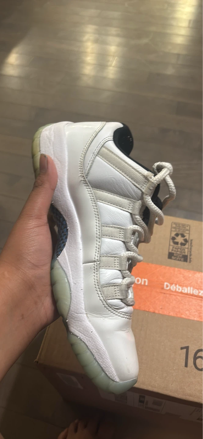 Air Jordan 11 Retro White/Blue Sneakers - photo 2