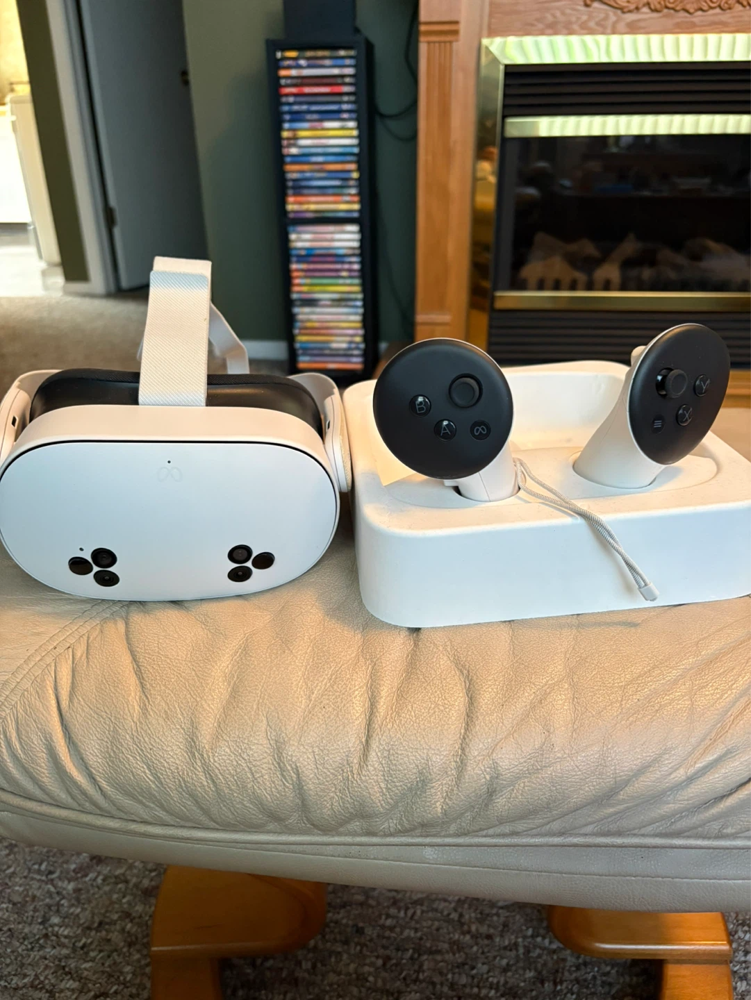Meta Quest 3S VR Headset with Controllers - photo 4
