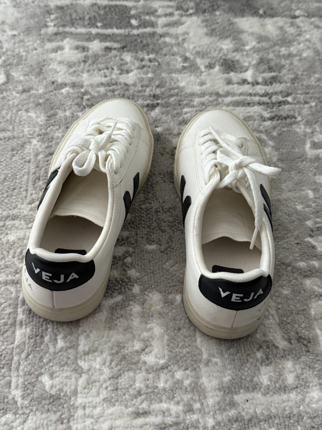 Veja Sneakers - White & Black - photo 3