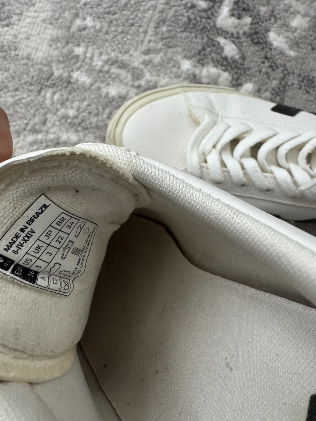 Veja Sneakers - White & Black - photo 4