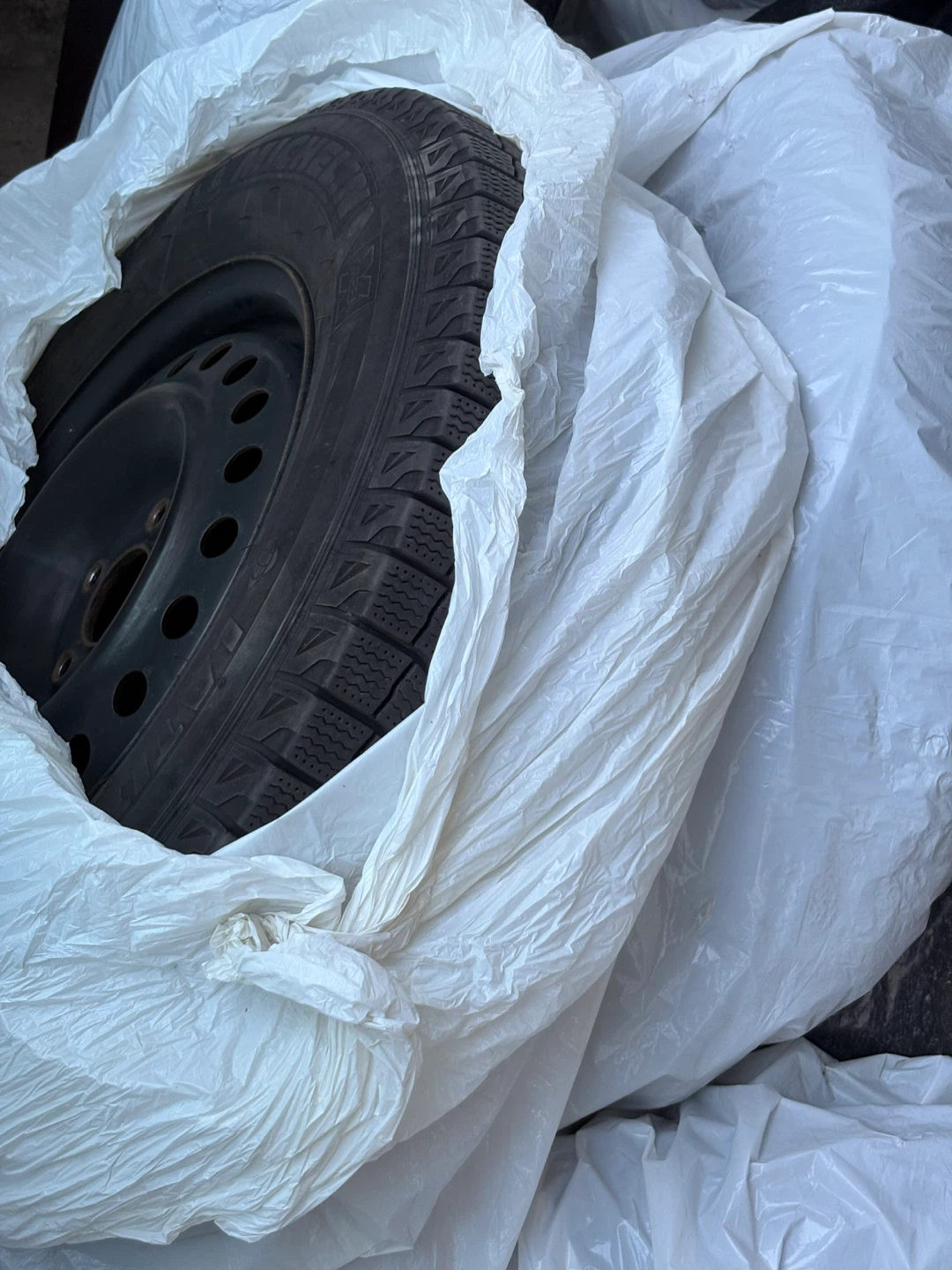 Michelin Winter Tire with Steel Rim 2014 Honda crv - photo 2