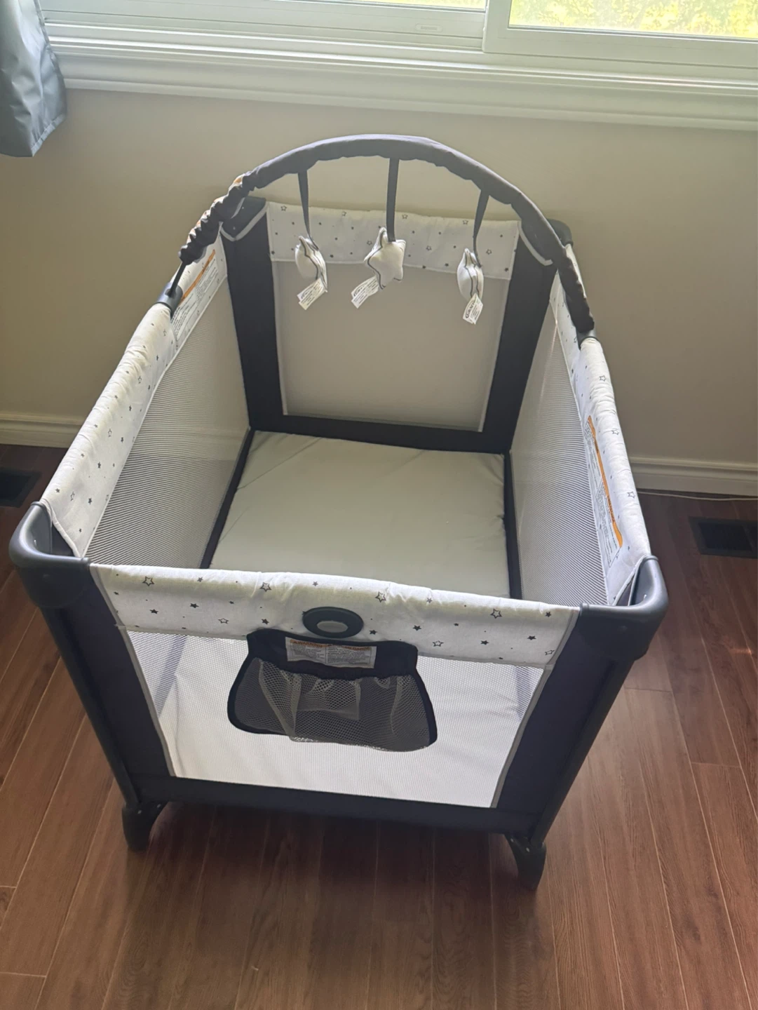 Graco Pack 'n Play Playard with Mobile