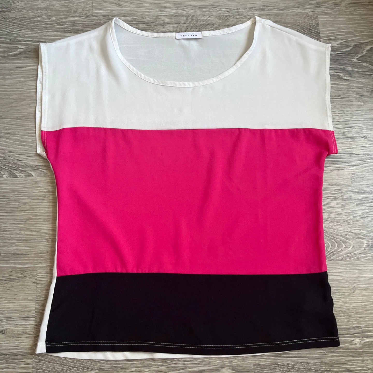 Tea & Rose Colour Block Top, Size S